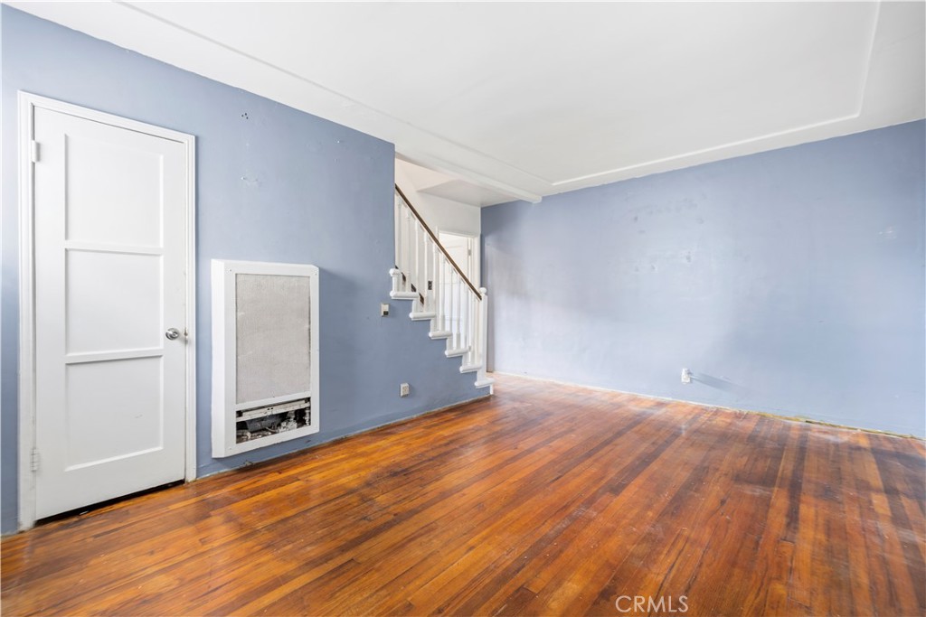 527 E Maple Property Photo 10