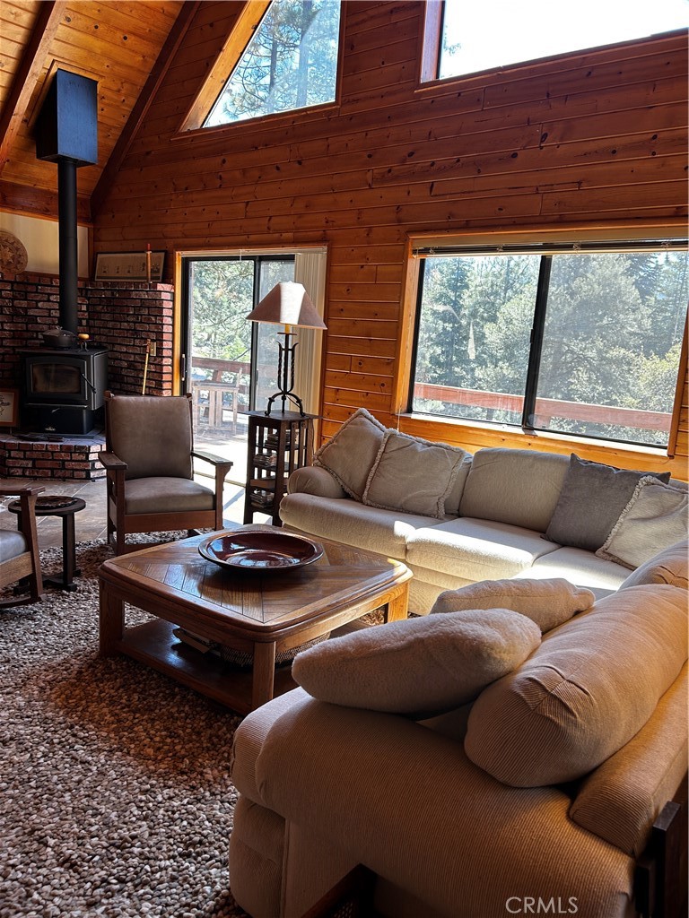 15009 Chestnut Court Property Photo 7