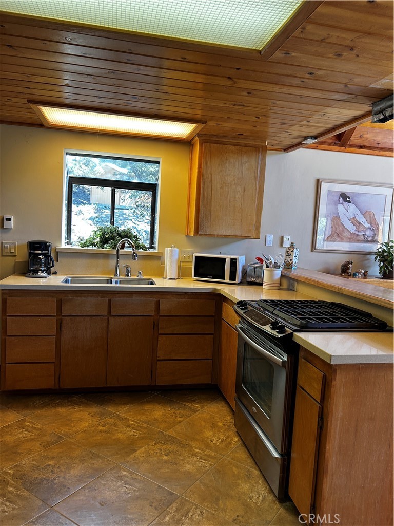 15009 Chestnut Court Property Photo 9