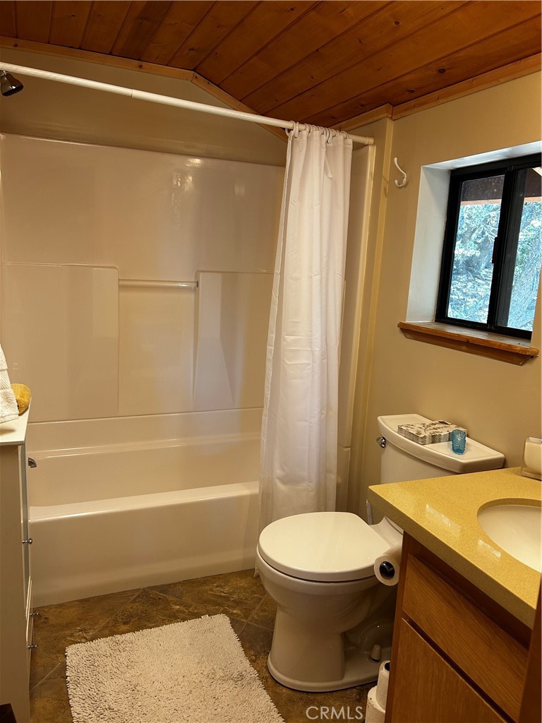 15009 Chestnut Court Property Photo 17