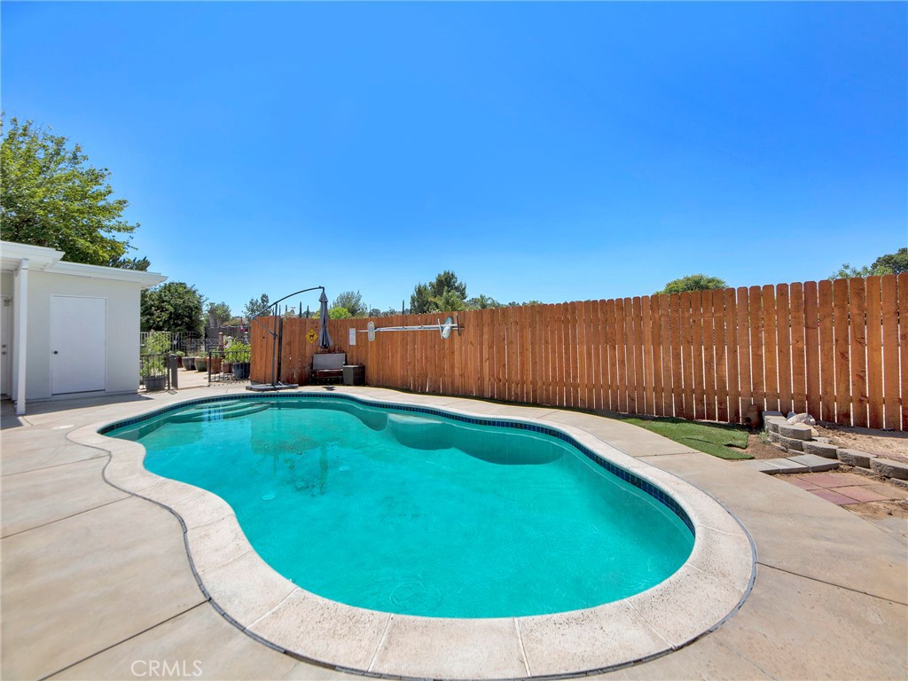 27727 Stardale Property Photo 2