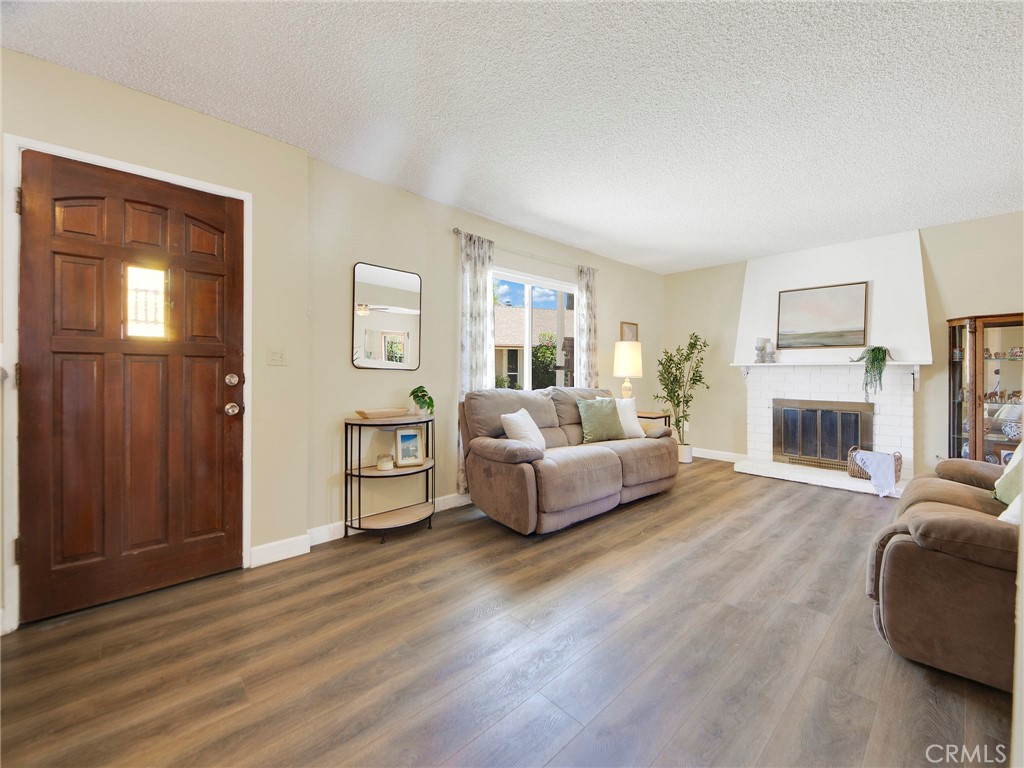 27727 Stardale Property Photo 8