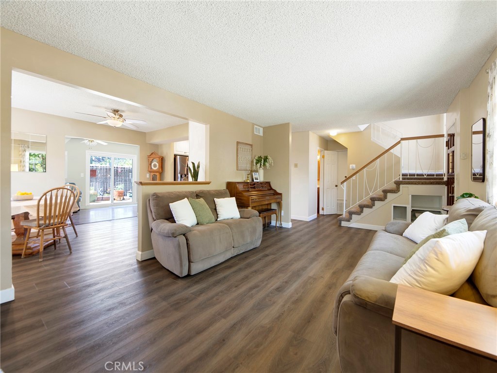 27727 Stardale Property Photo 9