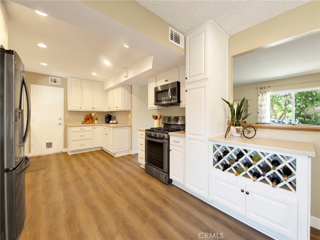 27727 Stardale Property Photo 12