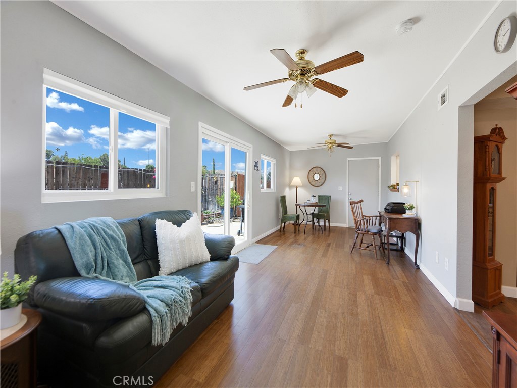 27727 Stardale Property Photo 14