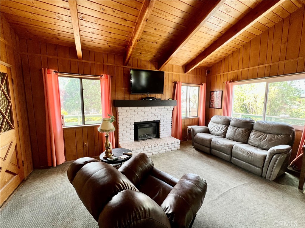 1005 Condor Court Property Photo 2