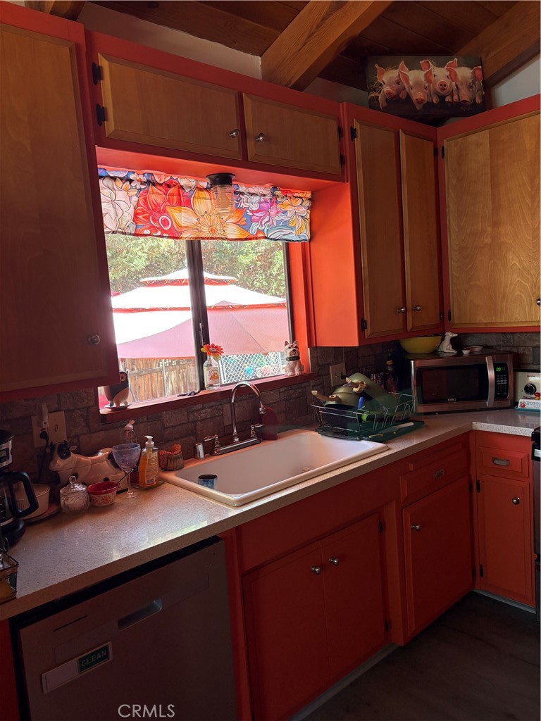 1005 Condor Court Property Photo 6