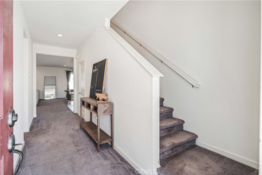 45025 43rd W Property Photo 4