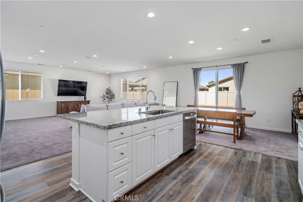 45025 43rd W Property Photo 12