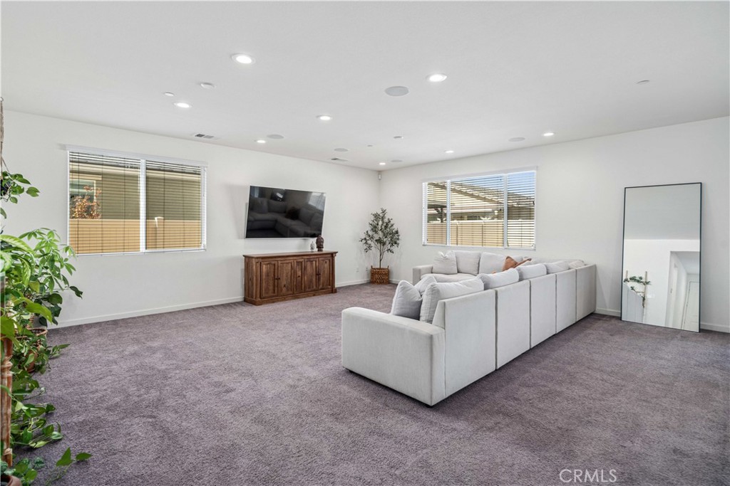 45025 43rd W Property Photo 16