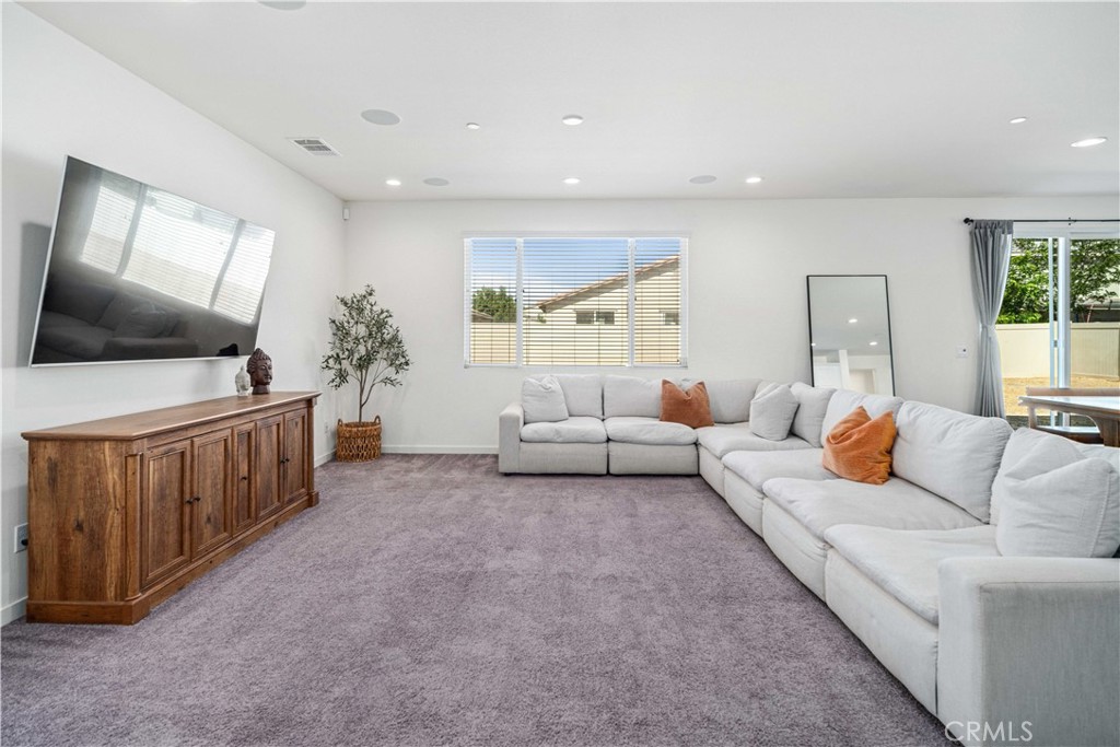 45025 43rd W Property Photo 18