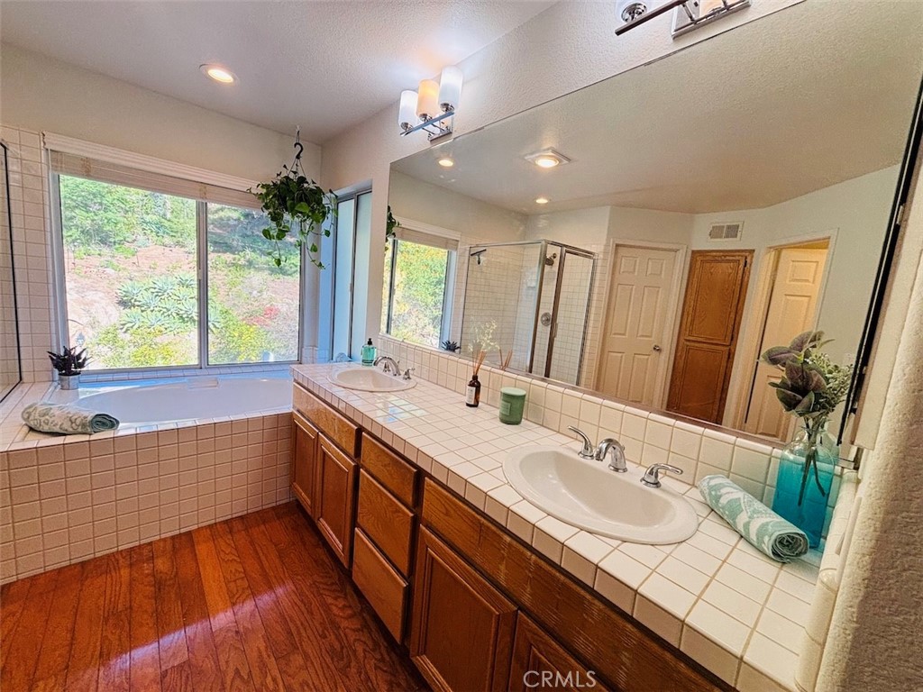 2114 Laura Drive Property Photo 13
