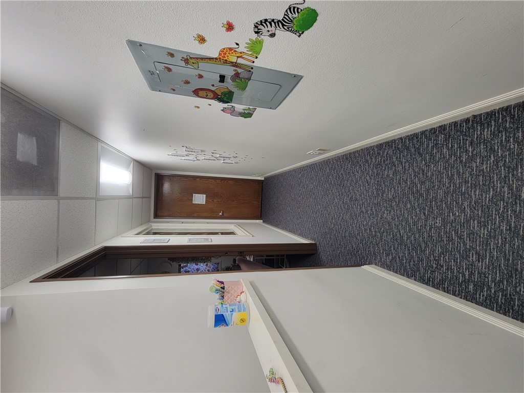 22148 Sherman Way Property Photo 9