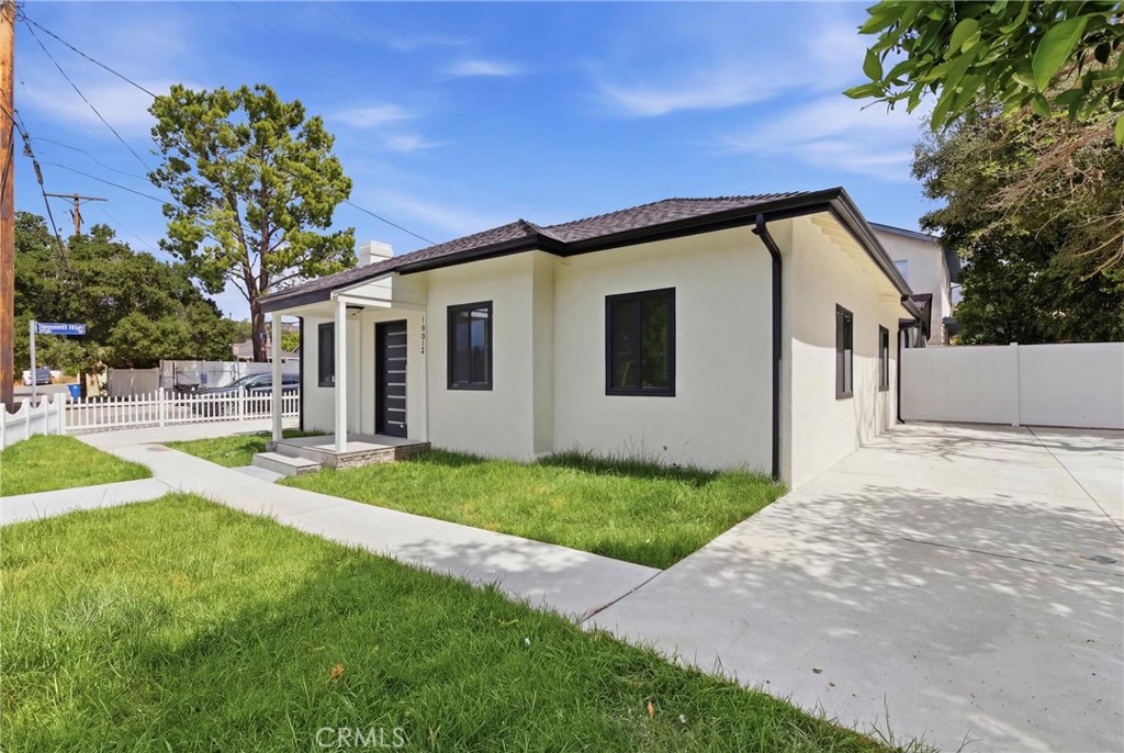 10012 Plainview Avenue Property Photo 4