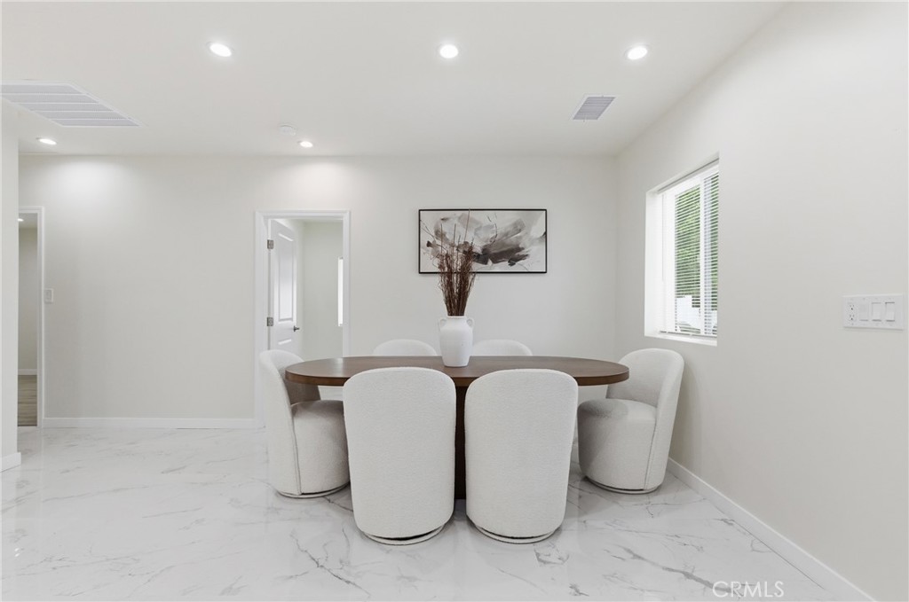 10012 Plainview Avenue Property Photo 8