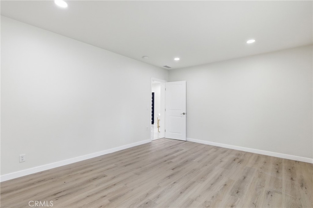 10012 Plainview Avenue Property Photo 12
