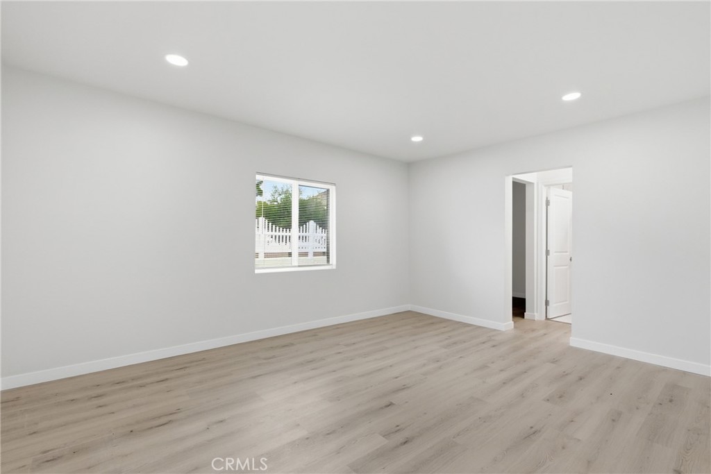 10012 Plainview Avenue Property Photo 13