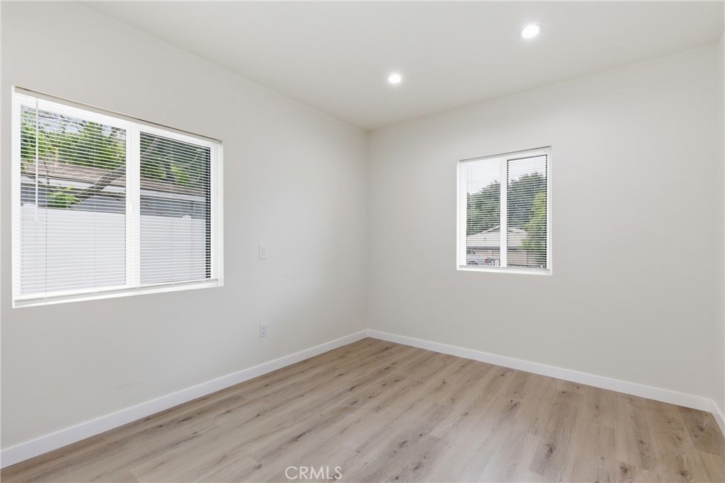 10012 Plainview Avenue Property Photo 18