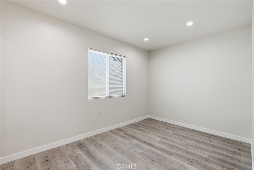 10012 Plainview Avenue Property Photo 32