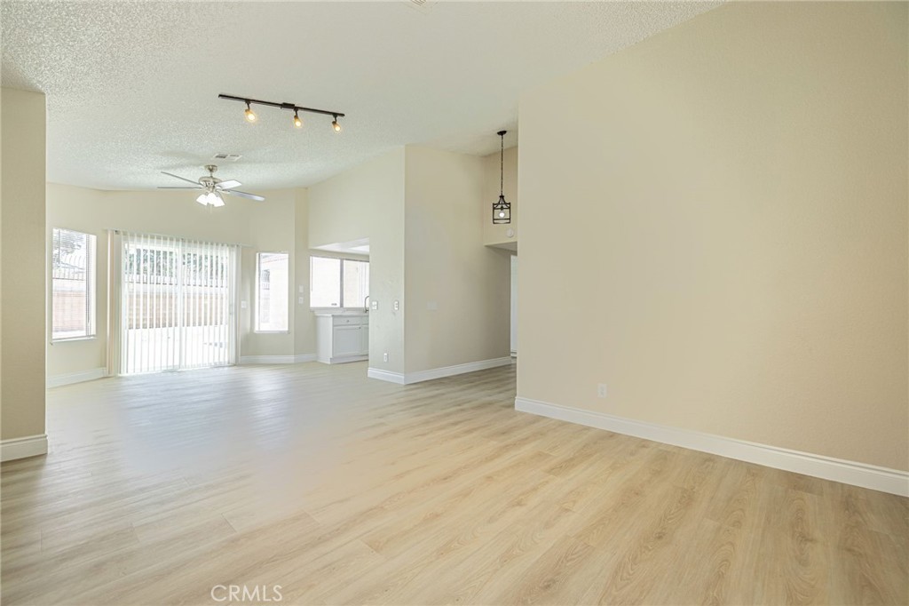 1544 E Norberry Property Photo 9