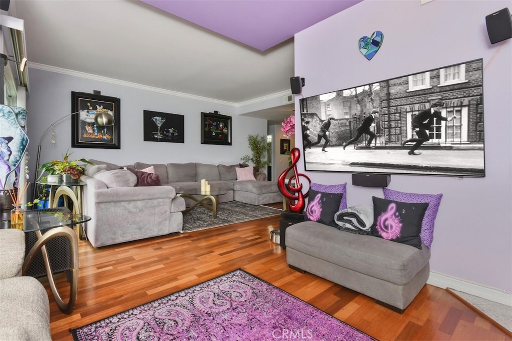 4455 Hazeltine 208 Property Photo 4