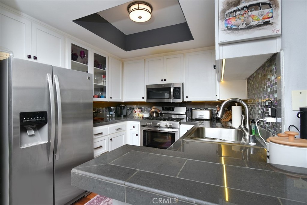 4455 Hazeltine 208 Property Photo 13