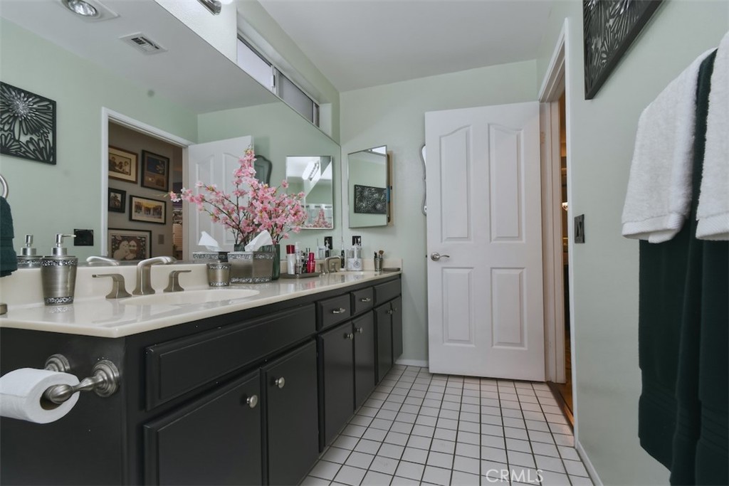 4455 Hazeltine 208 Property Photo 25