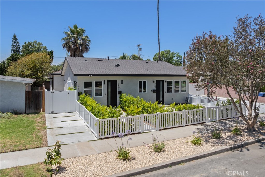 7647 1/2 Melvin Avenue Property Photo 5