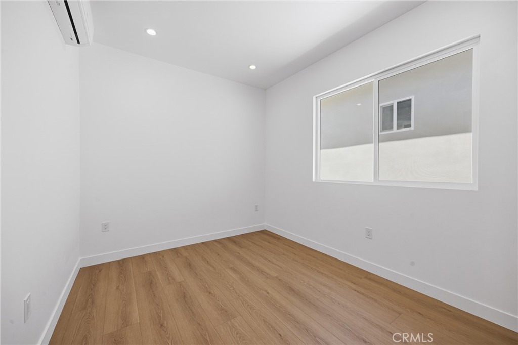 7647 1/2 Melvin Avenue Property Photo 11