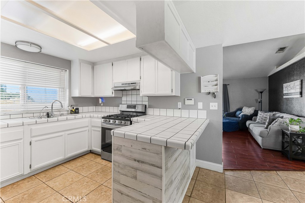 15723 Halinor Street Property Photo 11