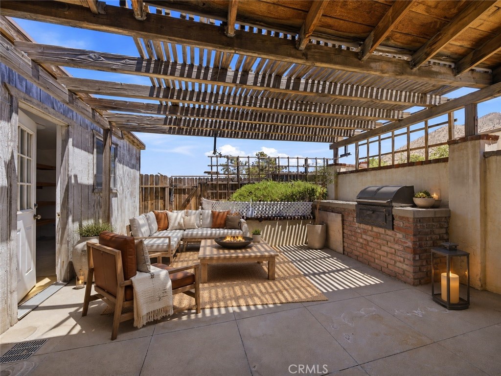 29935 Maypath Road Property Photo 7