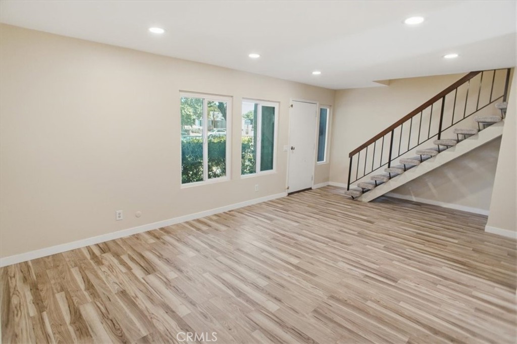7509 Winnetka Ave Property Photo 2