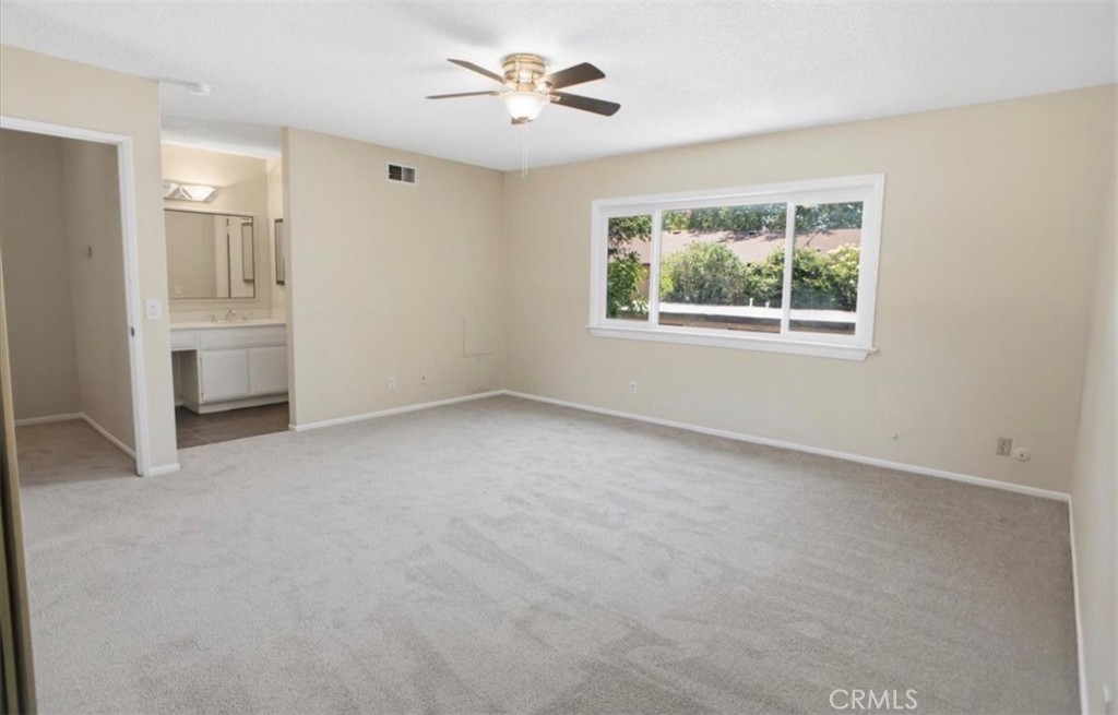 7509 Winnetka Ave Property Photo 8