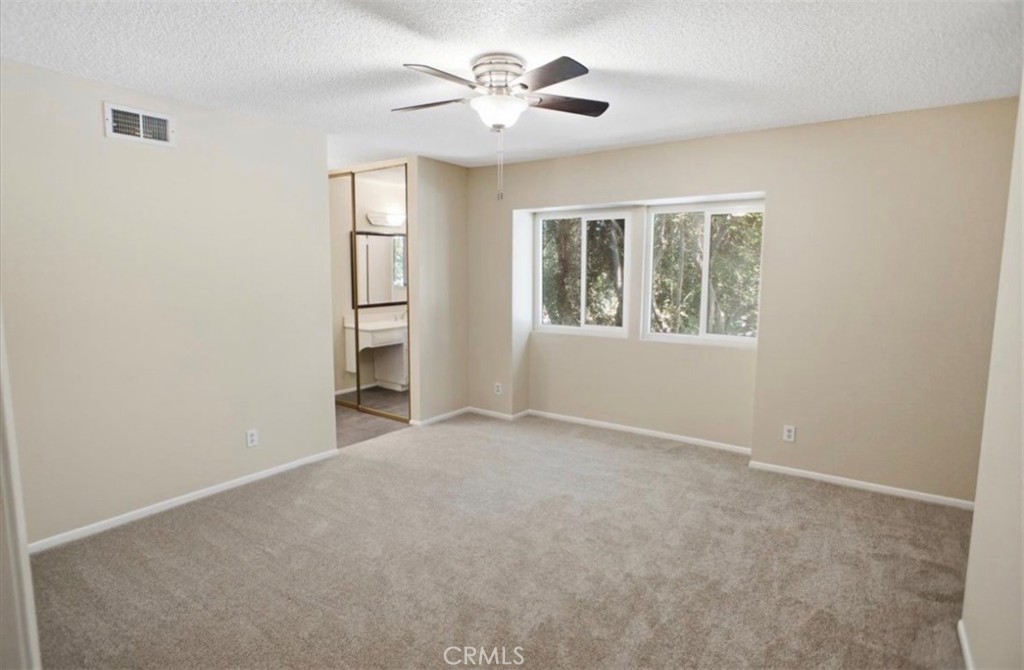 7509 Winnetka Ave Property Photo 12