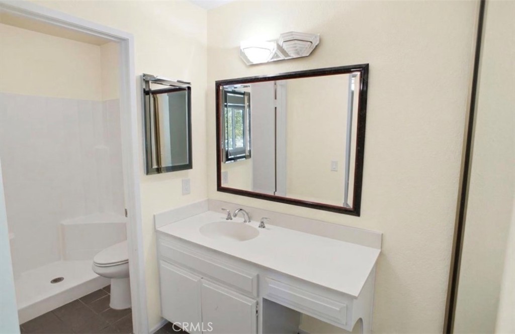 7509 Winnetka Ave Property Photo 14