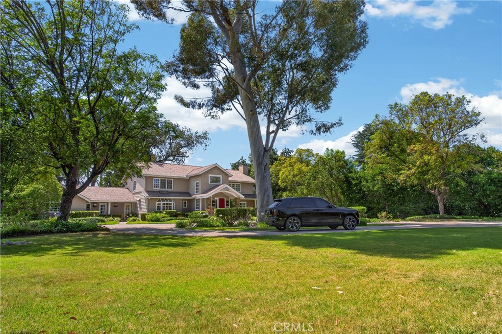 5255 Amestoy Property Photo 6