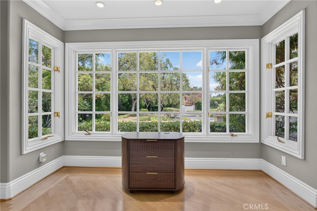 5255 Amestoy Property Photo 16