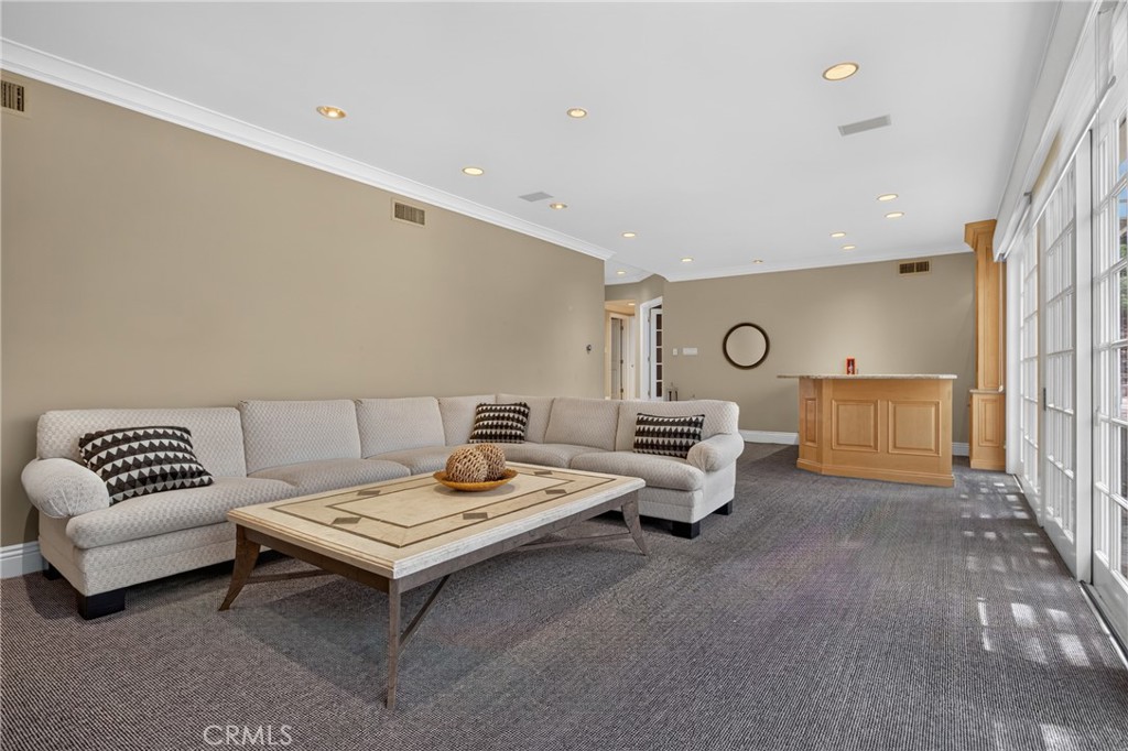 5255 Amestoy Property Photo 21