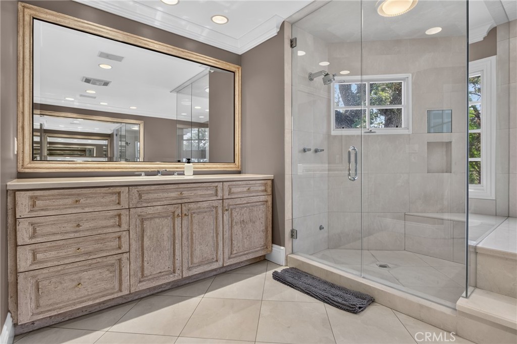 5255 Amestoy Property Photo 33