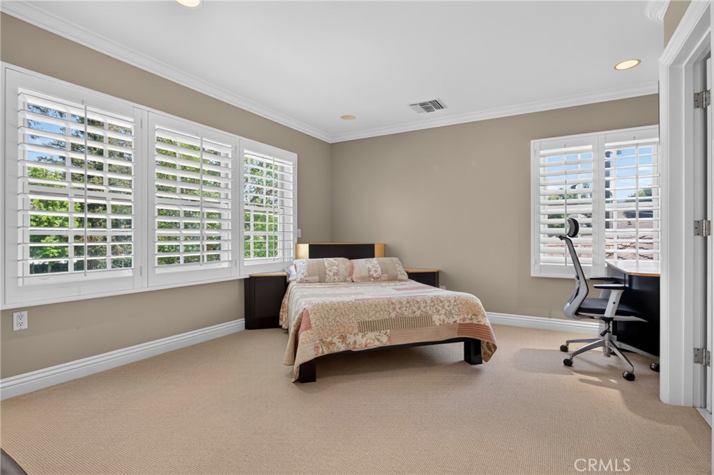 5255 Amestoy Property Photo 40