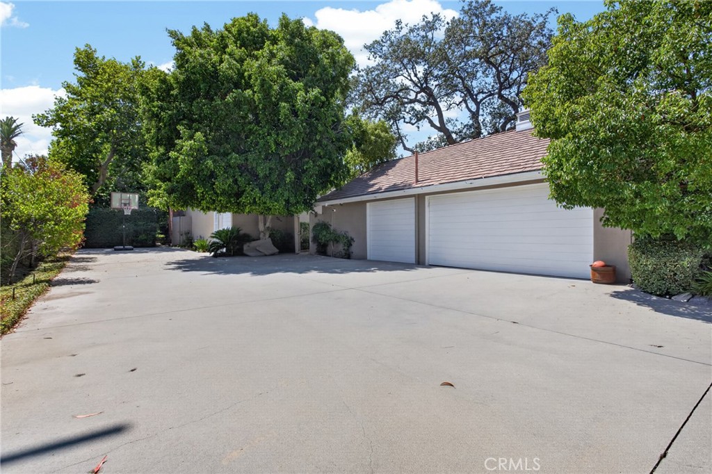 5255 Amestoy Property Photo 42