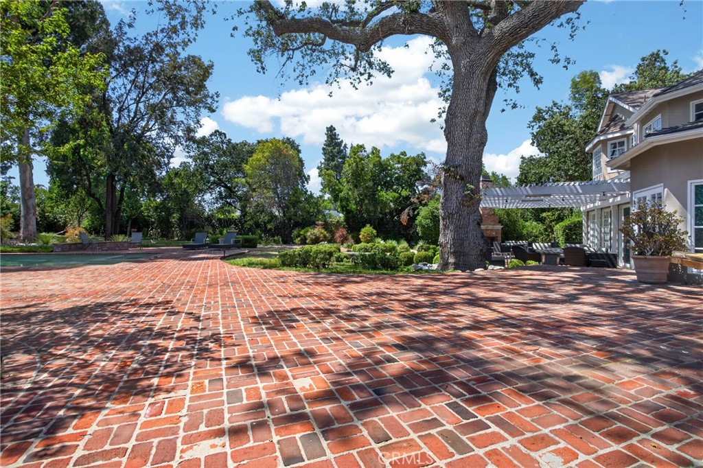 5255 Amestoy Property Photo 45