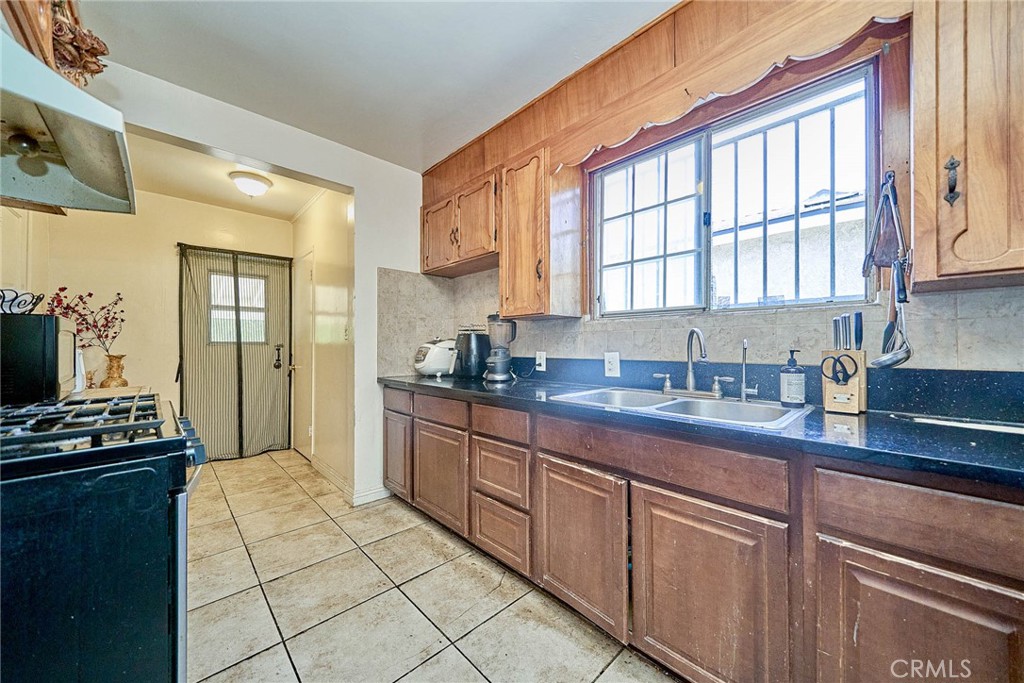 8357 Aura Property Photo 10