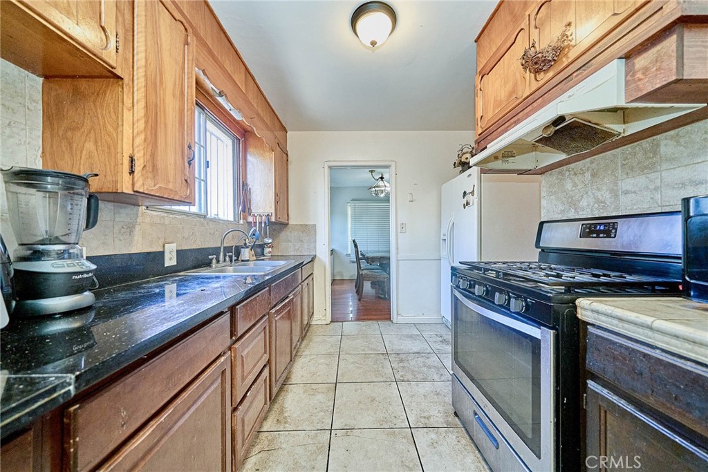 8357 Aura Property Photo 11