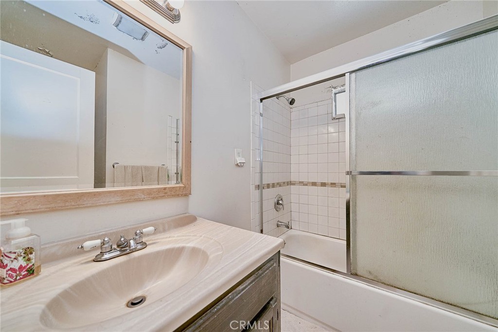 8357 Aura Property Photo 14