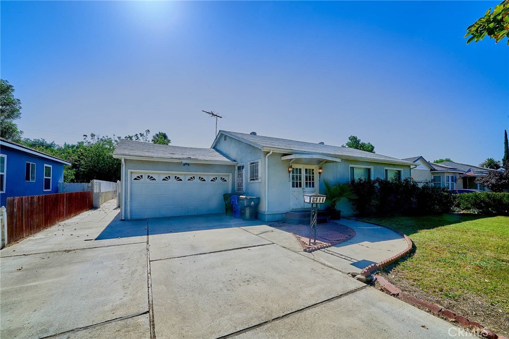 8357 Aura Property Photo 17