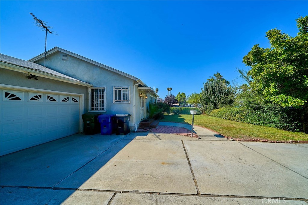 8357 Aura Property Photo 18