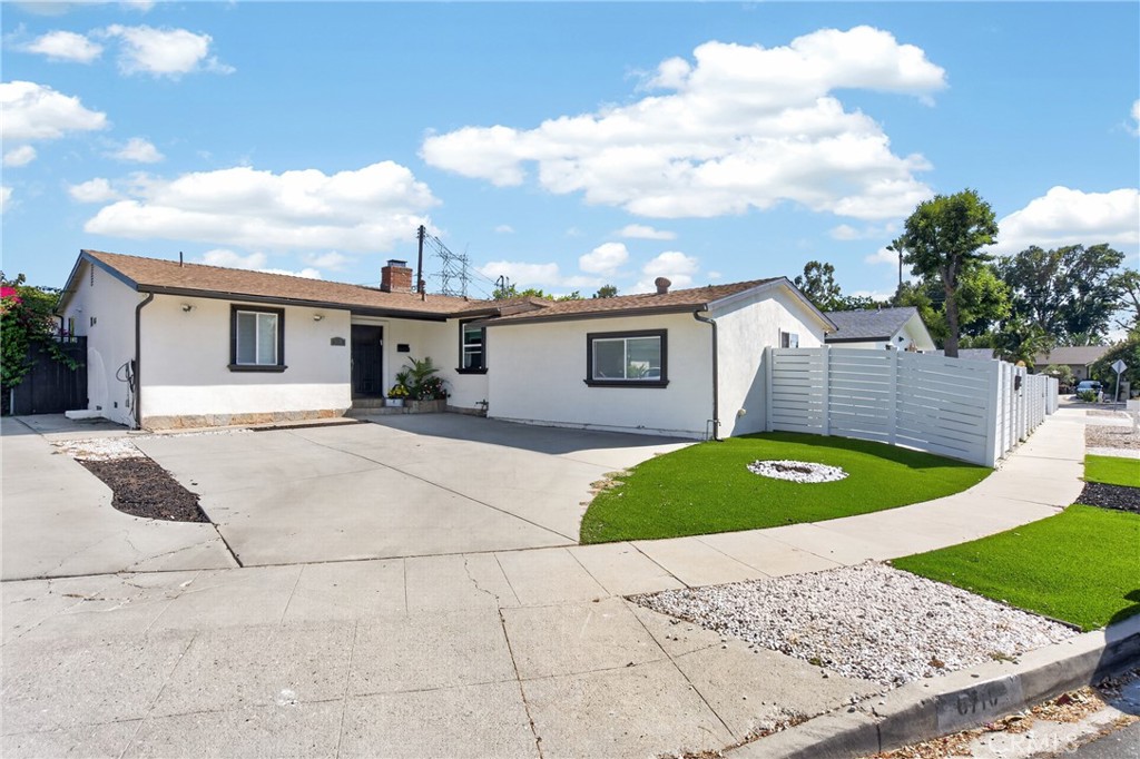 6710 Kurl Way Property Photo 1