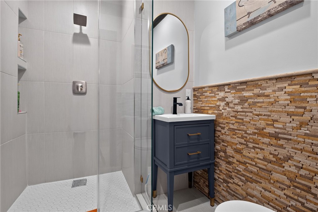 6710 Kurl Way Property Photo 34