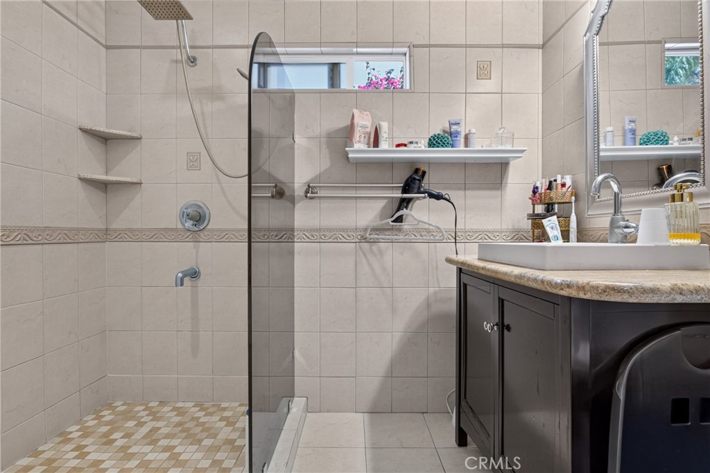 6710 Kurl Way Property Photo 45